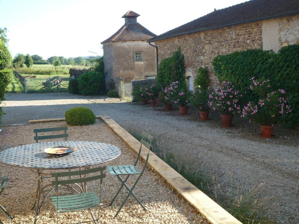Bed and Breakfast Manoir De Malfarat Charlieu Esterno foto