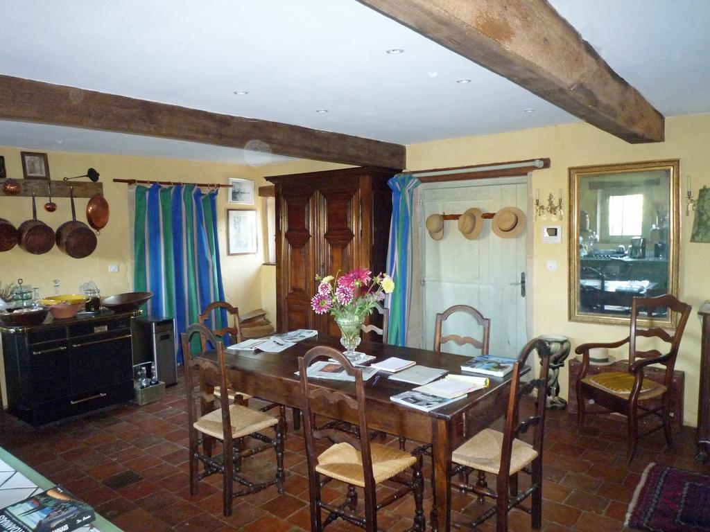 Bed and Breakfast Manoir De Malfarat Charlieu Esterno foto